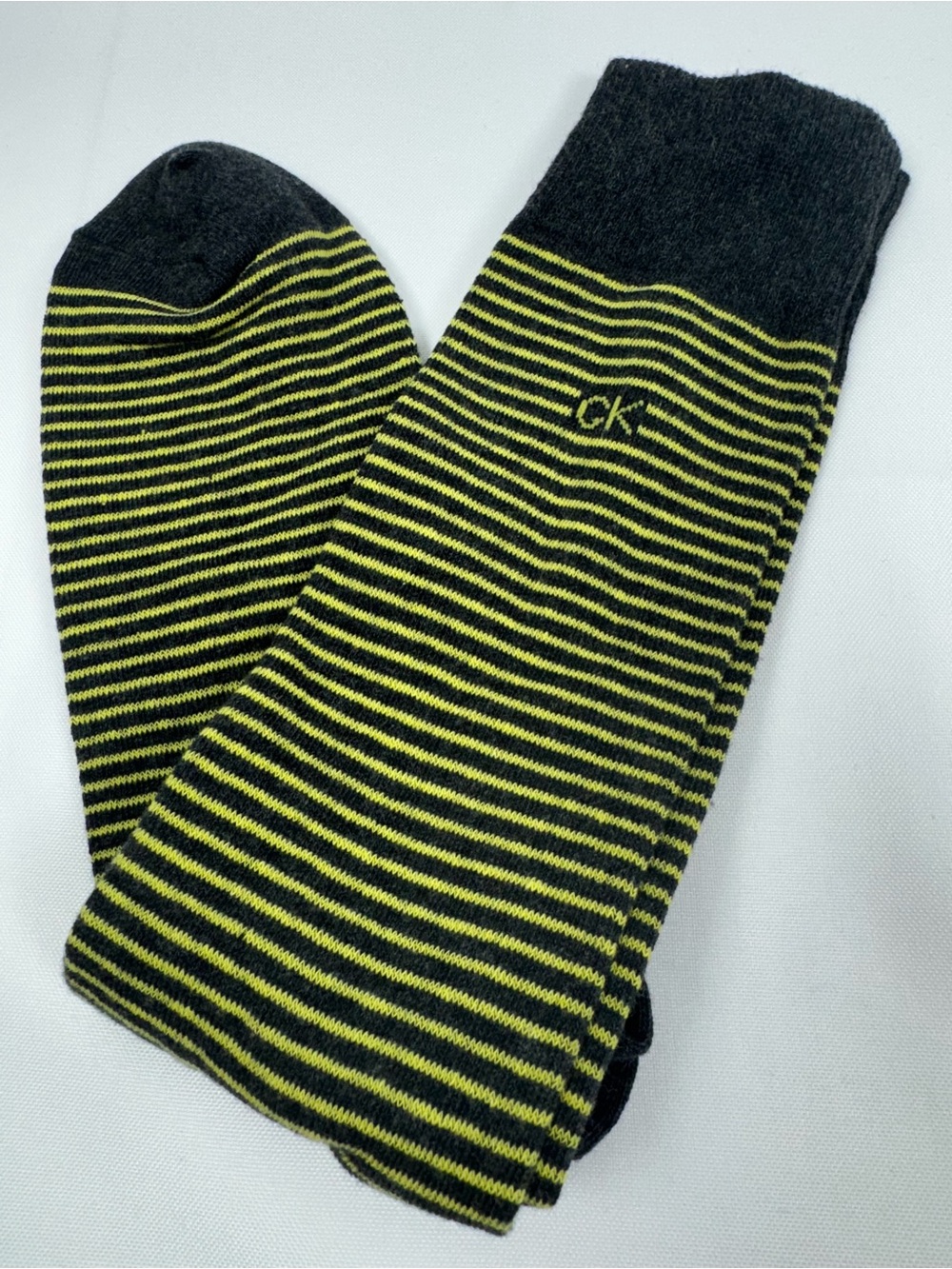 Calvin Klein CK Men’s Socks Casual Dress Striped Yellow & Grey Size 10-13 NEW